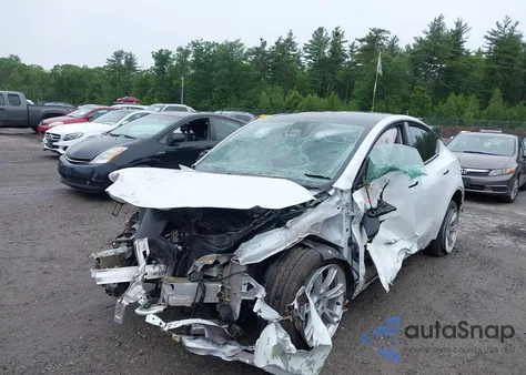 2023 Tesla Model Y Awd/Long Range Dual Motor All-Wheel Drive из США, поврежденный, VIN 7SAYGDEE5PF892772